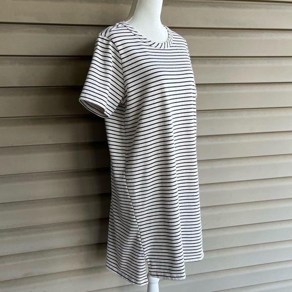 •Buffalo David Bitton• Short Sleeve Striped Knit Dress - Size Large - Picture 5 of 9